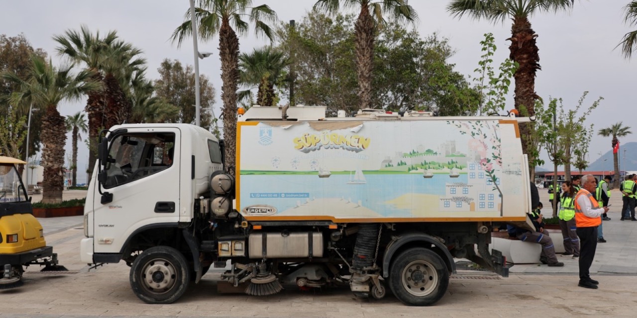 Bodrum’da temizlik seferberliği çalışmaları sürüyor