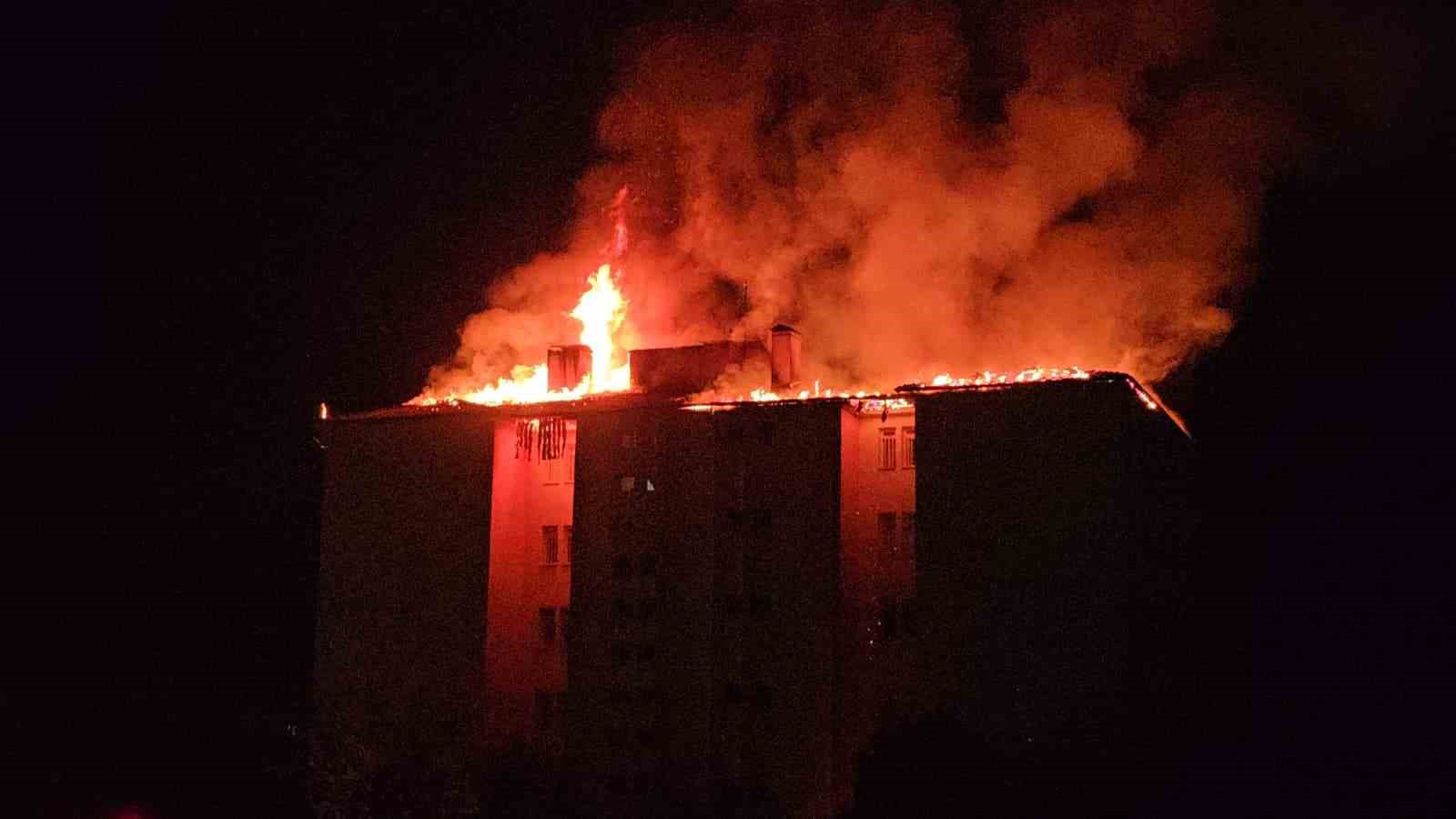 Aydın'da öğrenci yurdu alevlere teslim oldu