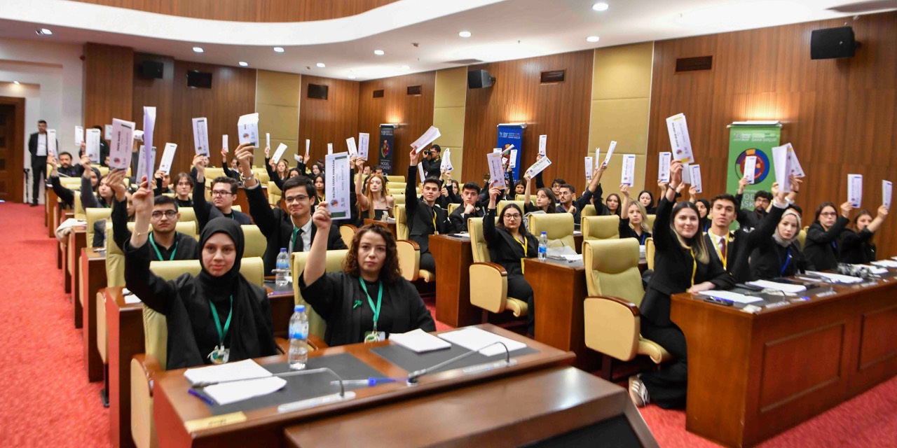 Ankara’da “Model Başkent ABB Meclis Simülasyonu” gençleri bir araya getirdi