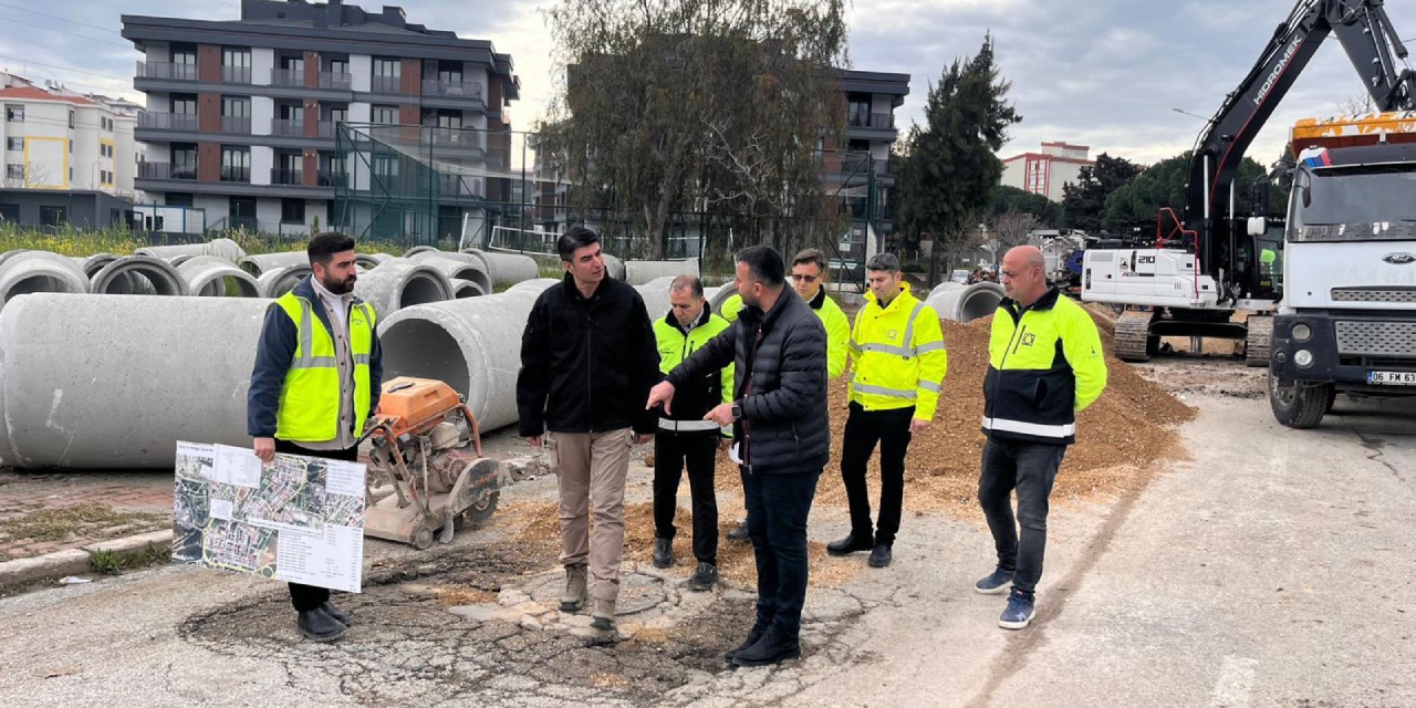 Aliağa’da yağmur suyu hattı çalışmaları sürüyor