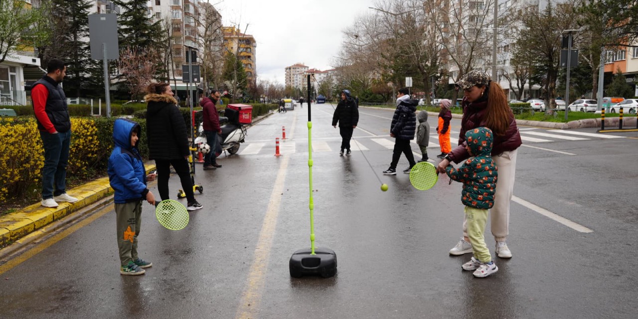Eskişehir’de “Arabasız Pazar” uygulaması devam ediyor