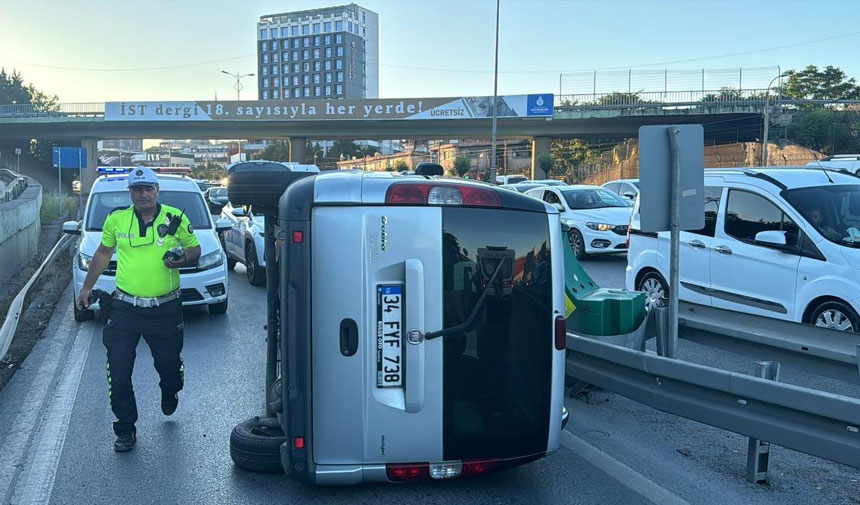 Bayram tatilinin ilk gününde acı tablo: 852 trafik kazası, 5 kişi can kaybı, bin 421 yaralı