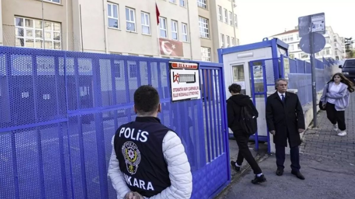 Okullarda güvenlik sistemi yeniden şekilleniyor: 7 aşamalı yeni model devrede