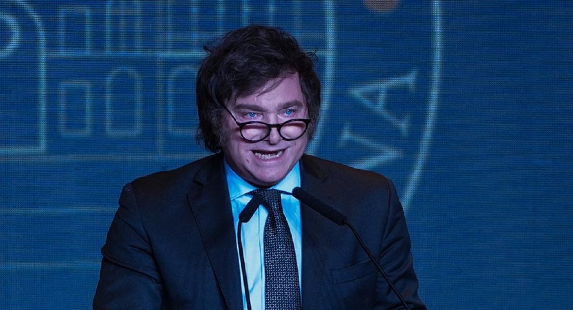 Javier Milei’nin koltuğu sarsılıyor: Arjantin’de halk desteği neden dibe vurdu? İşte son durum…