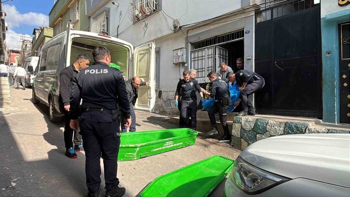 “Cin Ali” olarak bilinen fenomen 14 yaşındaki kızı tarafından öldürüldü