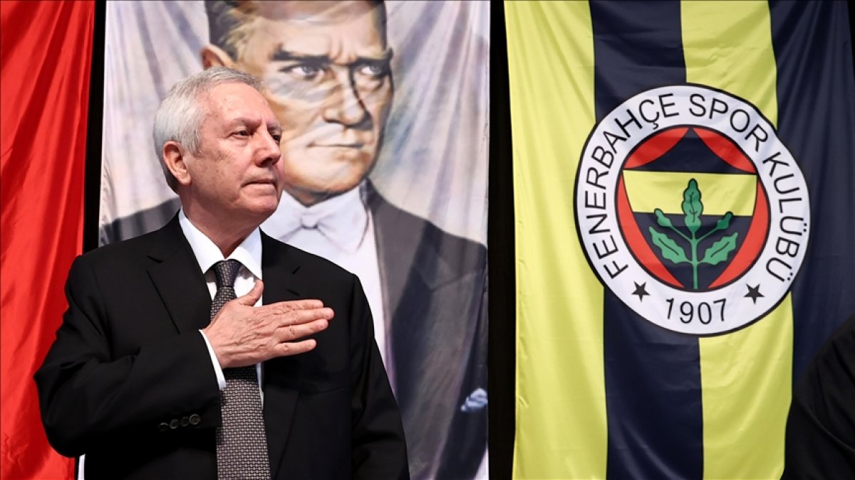 Derbi hezimeti Fenerbahçe’de krize dönüştü: Taraftardan Samandıra'da Aziz Yıldırım tezahüratları