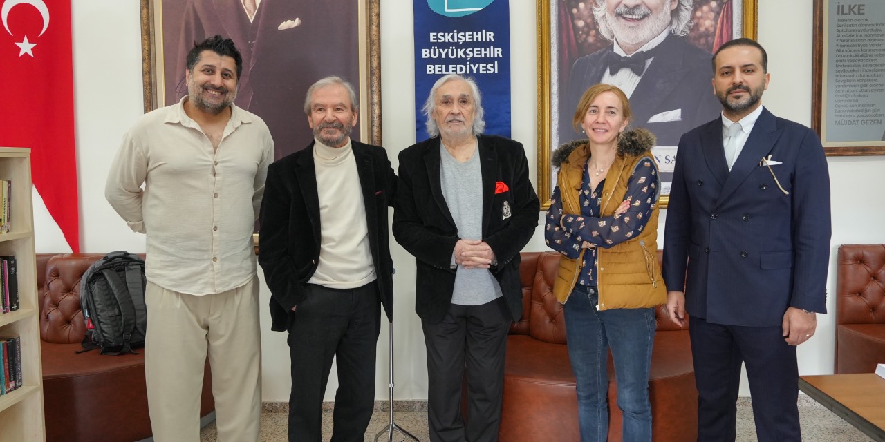 Müjdat Gezen, Eskişehir’de adının verildiği sahneyi ziyaret etti