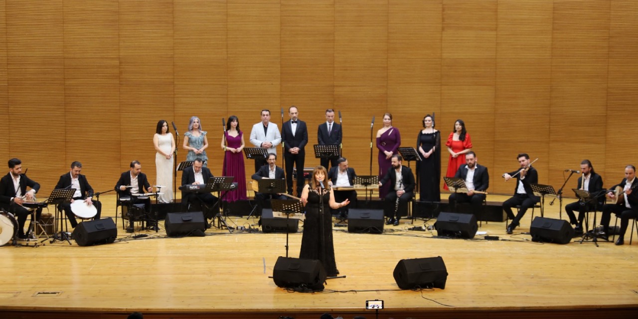 Bursa’da “Şarkı ve Türkü” konseri sanatseverlerle buluştu