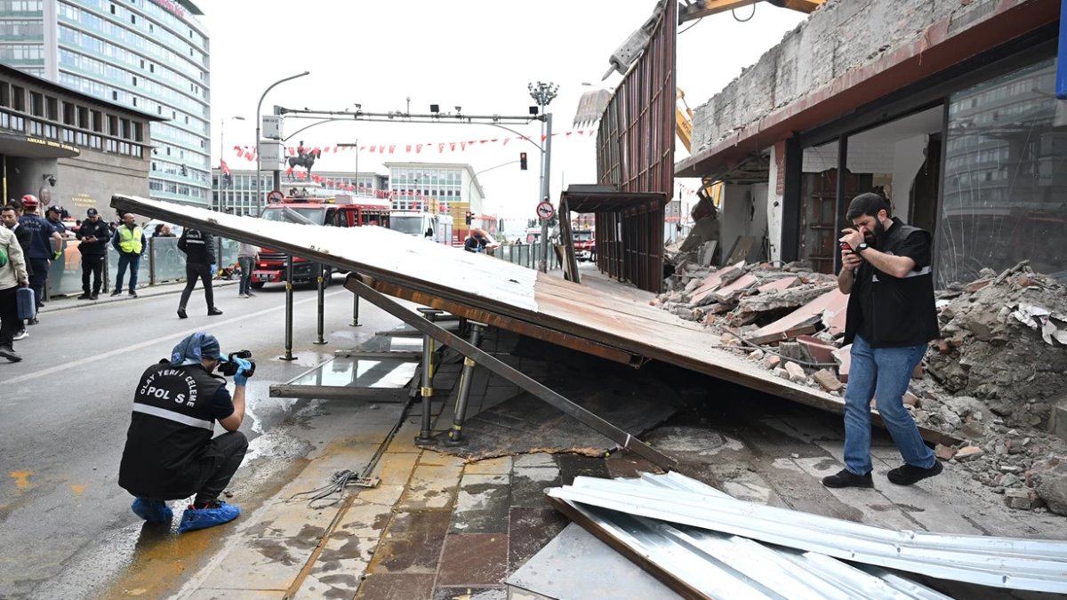 Başkent'te binanın platformu yıkıldı: 3 yaralı