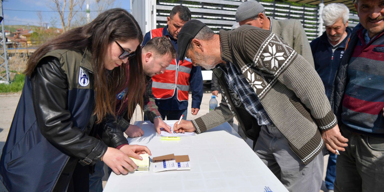 ABB’den 8 ilçede erkenci fide desteği: 268 çiftçiye 624 bin 120 sebze fidesi
