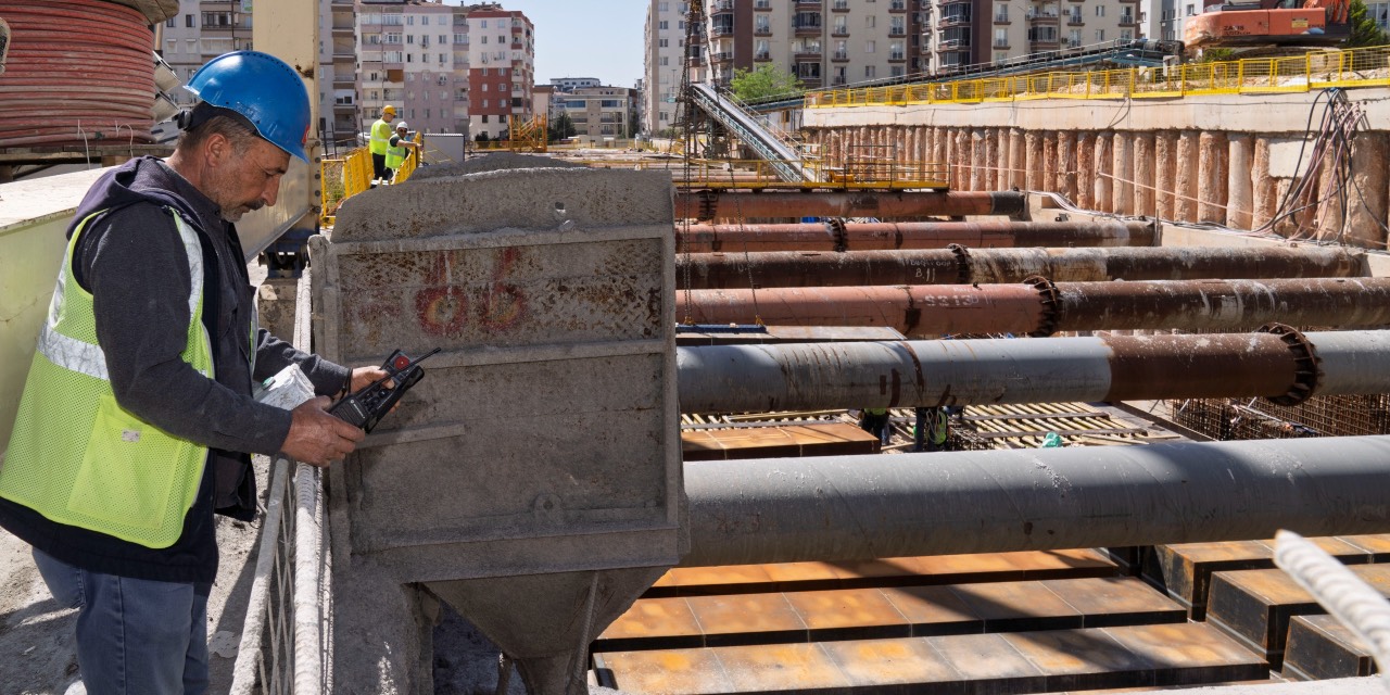 Buca Metrosu’nda çalışmalar sürüyor: Hedef 2028’de hizmete açılması