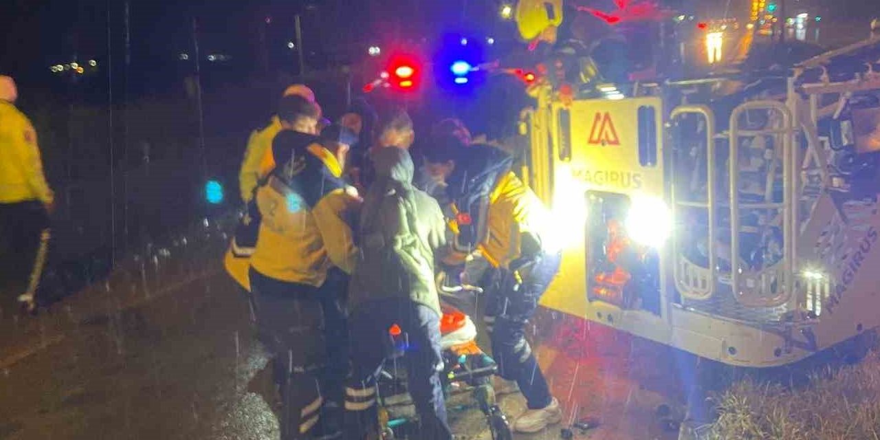 Balıkesir'de gece yarısı dehşeti: Yolcu otobüsü devrildi! Hayatını kaybedenlerin kimliği belli oldu