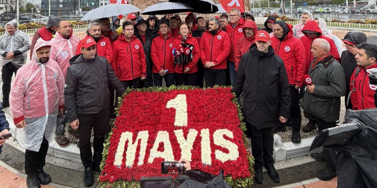 Taksim'de 1 Mayıs hareketliliği: Sendikalardan demir bariyerler arasında çelenk mesajı