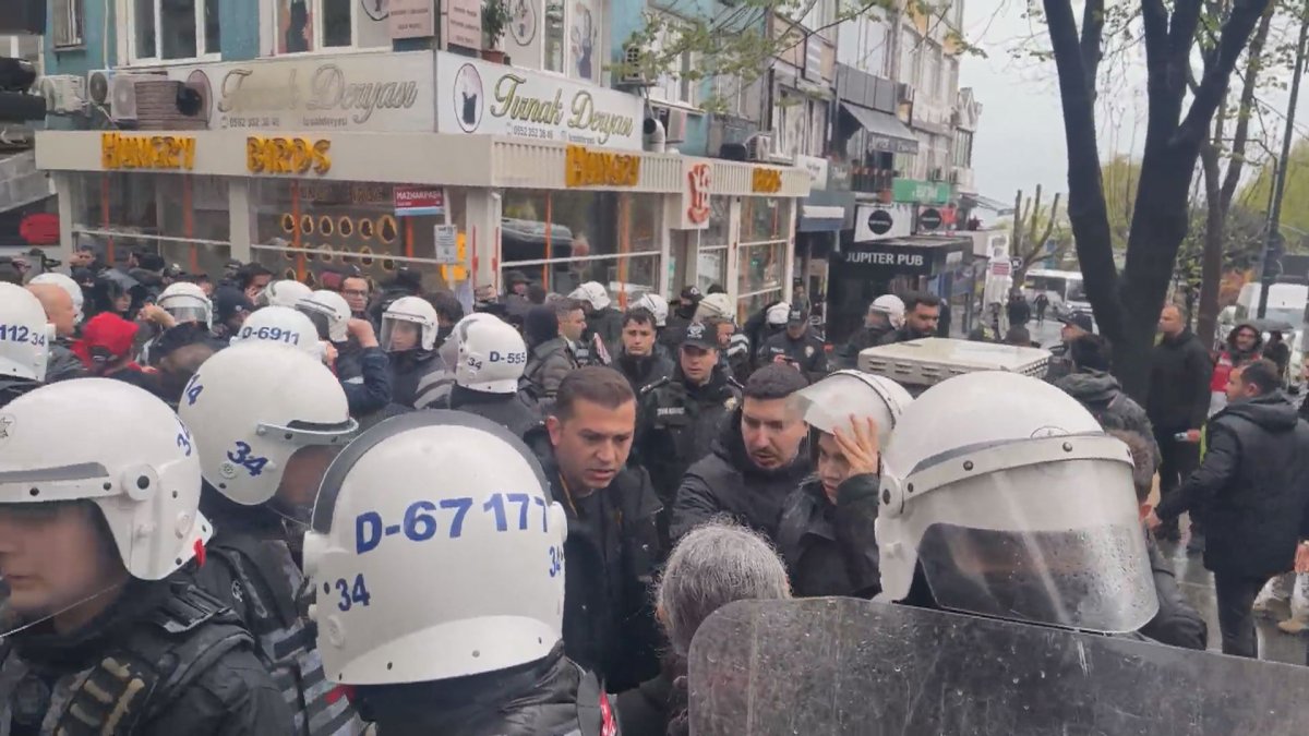 Taksim'e yürümek isteyen gruba müdahale: 1 Mayıs'ta gözaltılar başladı