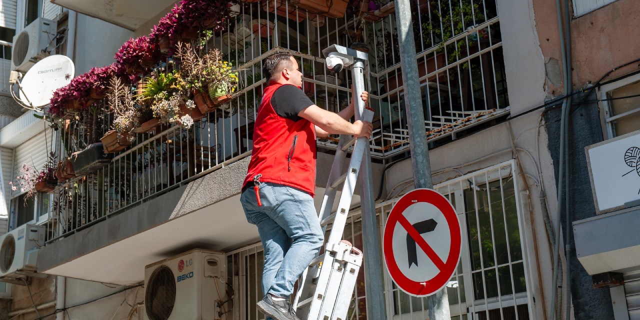 Karşıyaka’da 40 noktada kameralı çevre denetimi başladı
