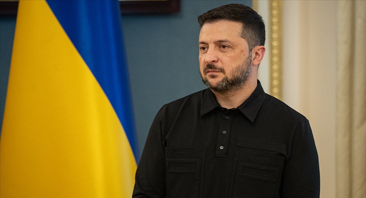 Zelenski: Rus donanmasını ve stratejik limanını vurduk, 386 İHA ile operasyon düzenledik