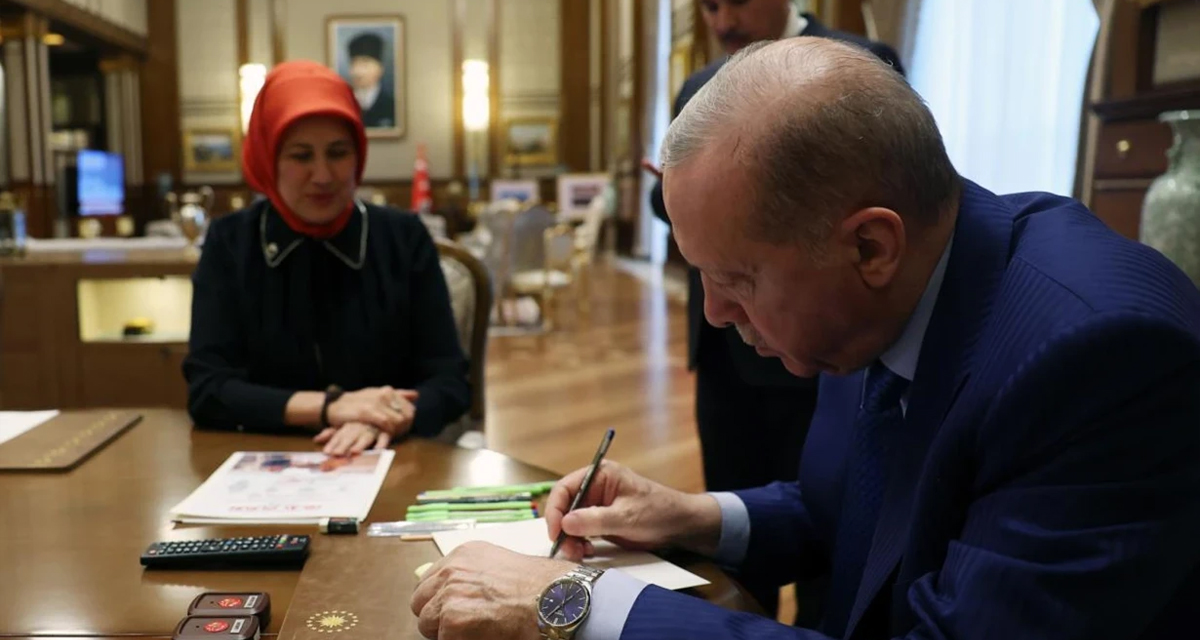 Cumhurbaşkanı Erdoğan Türk Kızılay'a kurban bağışında bulundu