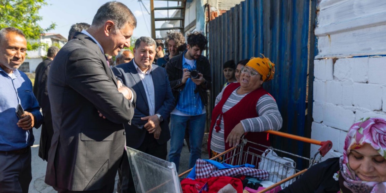 İzmir Büyükşehir Başkanı Tugay Çırpı Mahallesi’nde vatandaşlarla buluştu