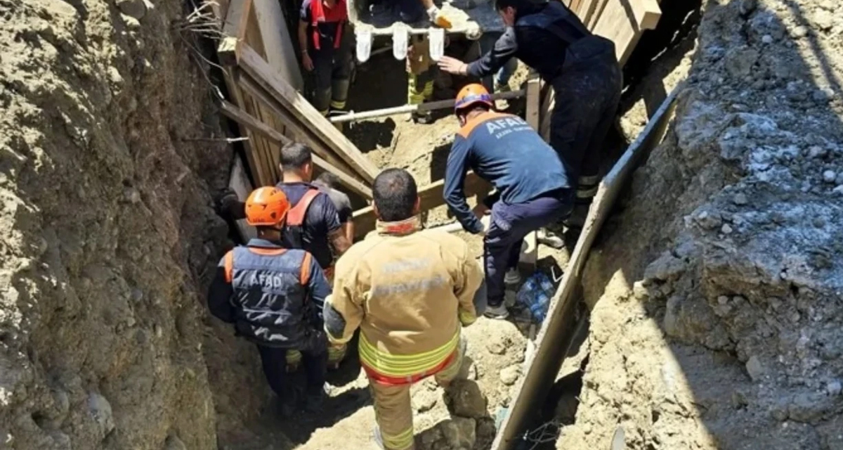 Şantiyede göçük altında kalan işçi yaralı olarak kurtarıldı