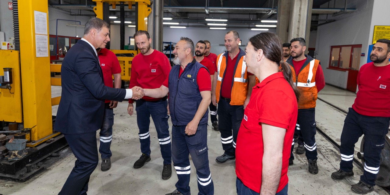 Başkan Tugay İzmir metro personeliyle bir araya geldi