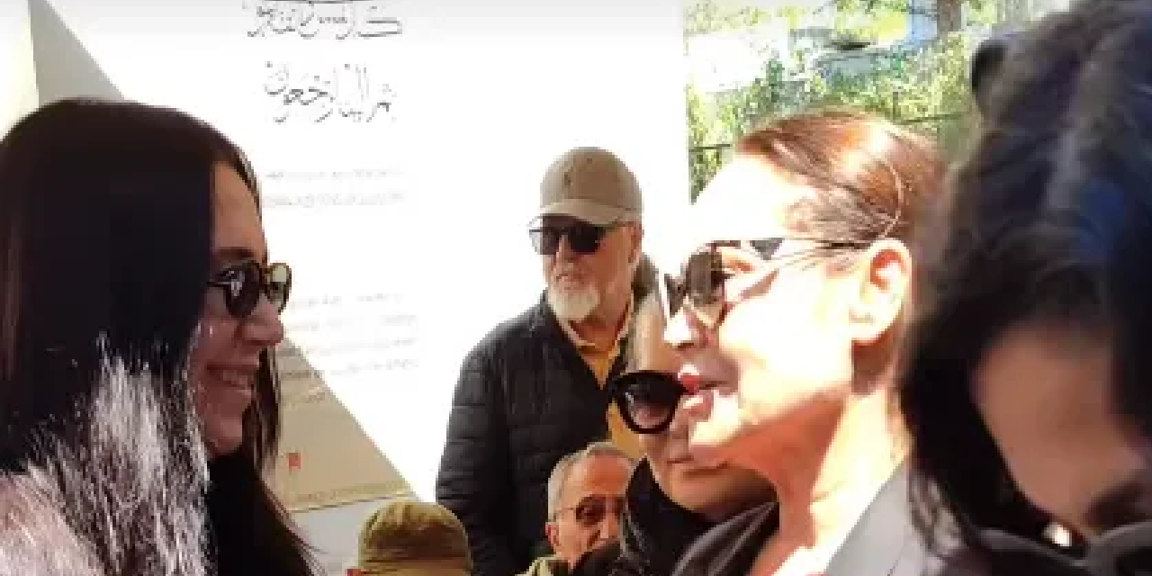 Hülya Avşar ve Feraye Tanyolaç cenazede bir araya geldi! Kaya Çilingiroğlu’nu acı gününde yalnız bırakmadılar