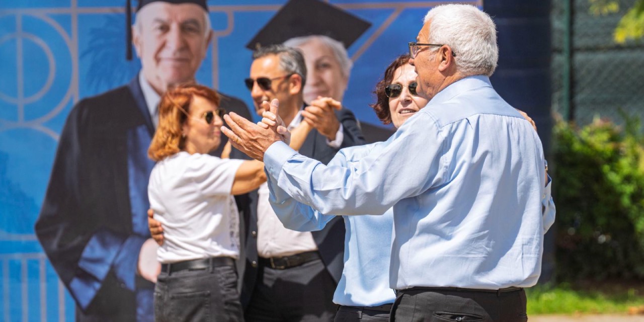 3. Yaş Üniversiteleri İzmir’de bir araya geldi