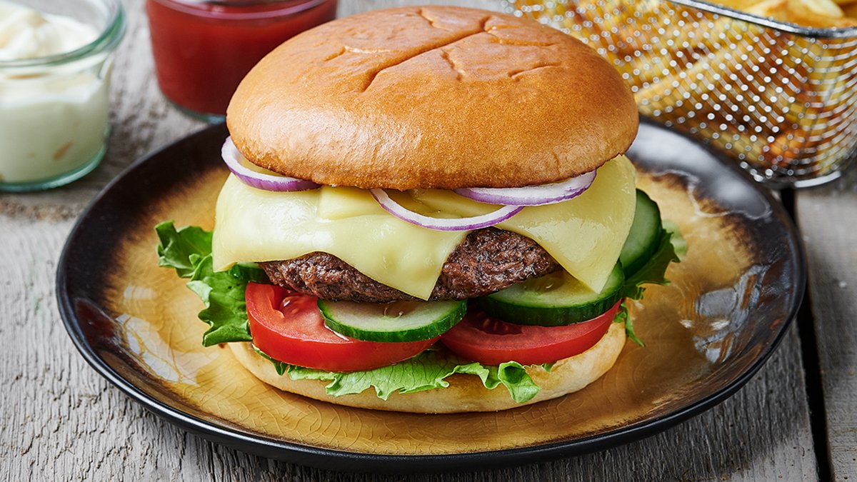 Eskişehir’de burger yiyen 3 kişi hastanelik oldu