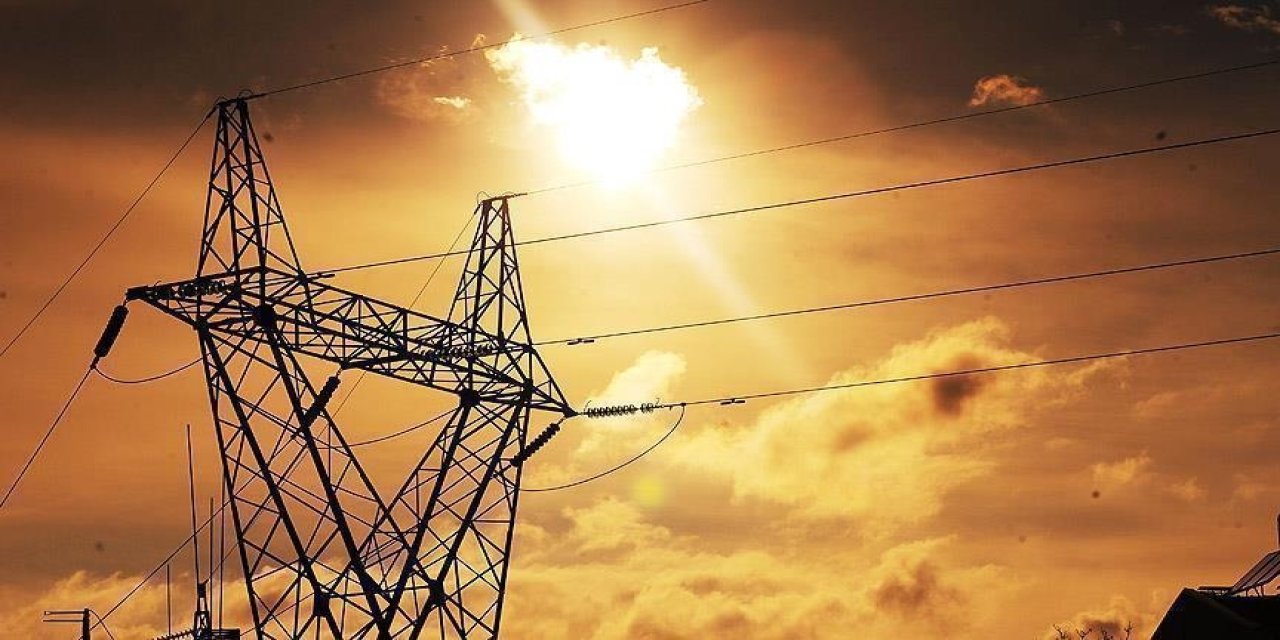 İran elektrik kriziyle karşı karşıya: Kurumlara yüzde 30'luk tasarruf talimatı!