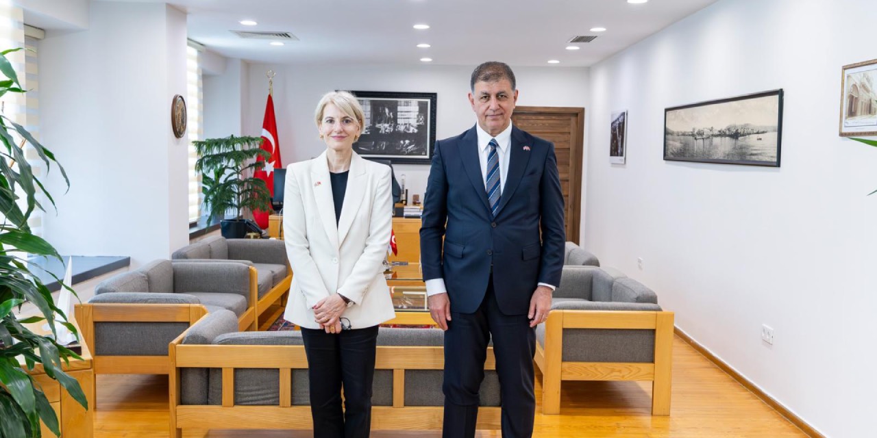 İzmir Büyükşehir Başkanı Tugay, İngiltere Büyükelçisi Morris’i ağırladı