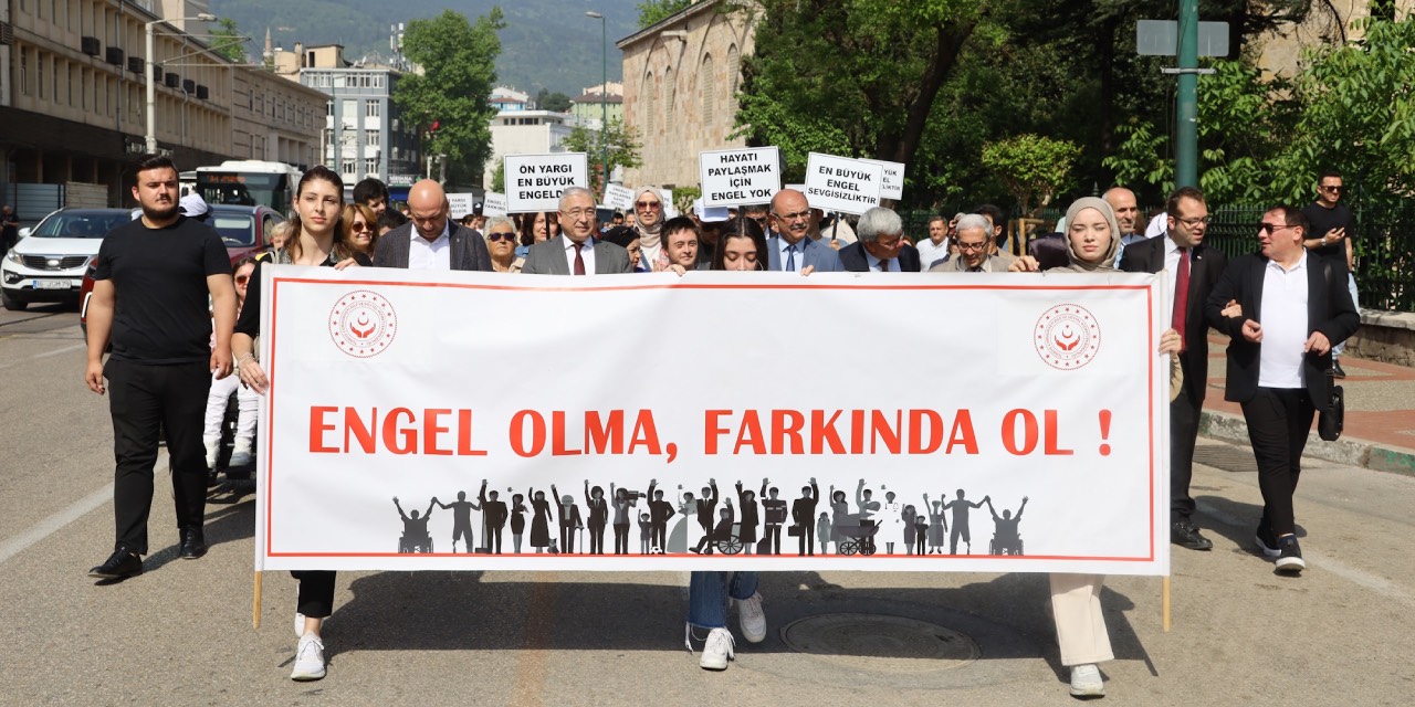 Bursa’da engelsiz yaşam için farkındalık yürüyüşü düzenlendi
