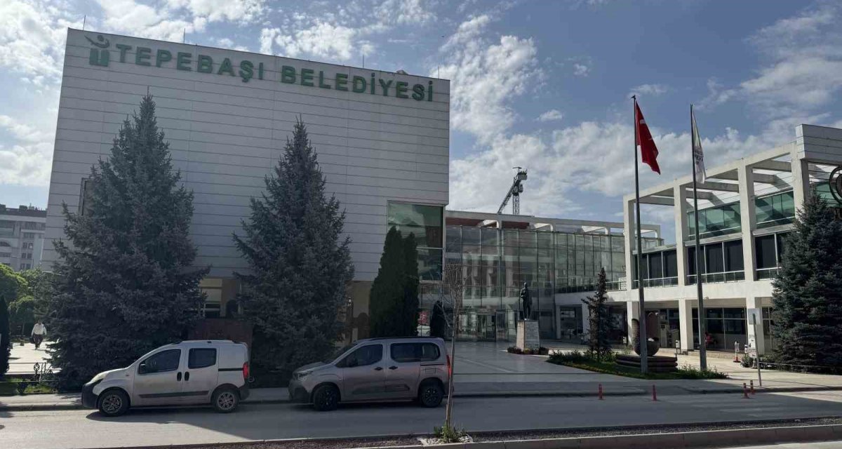 Tepebaşı Belediyesi’ne operasyon: Çok sayıda gözaltı
