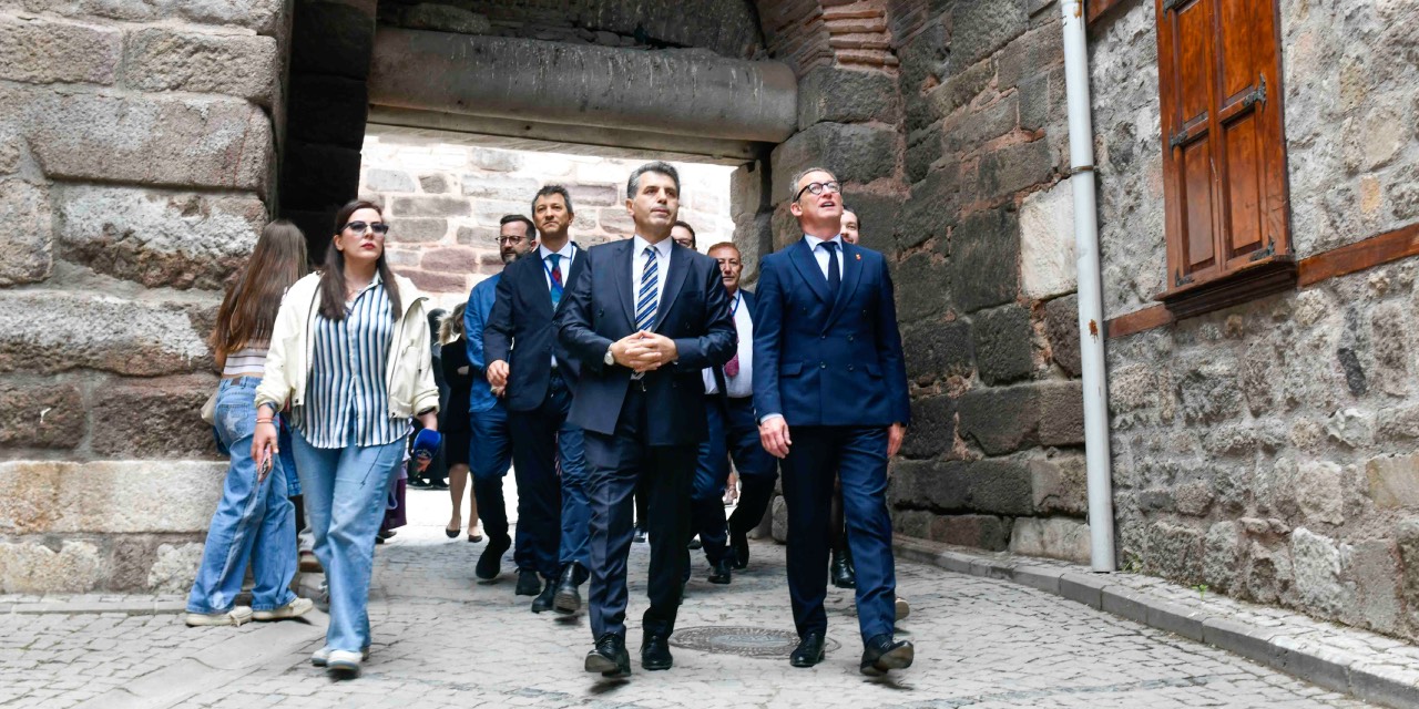 Brüksel Başkent Bölgesi Başbakanı Boris Dilliès, Ankara’nın tarihi noktalarını ziyaret etti