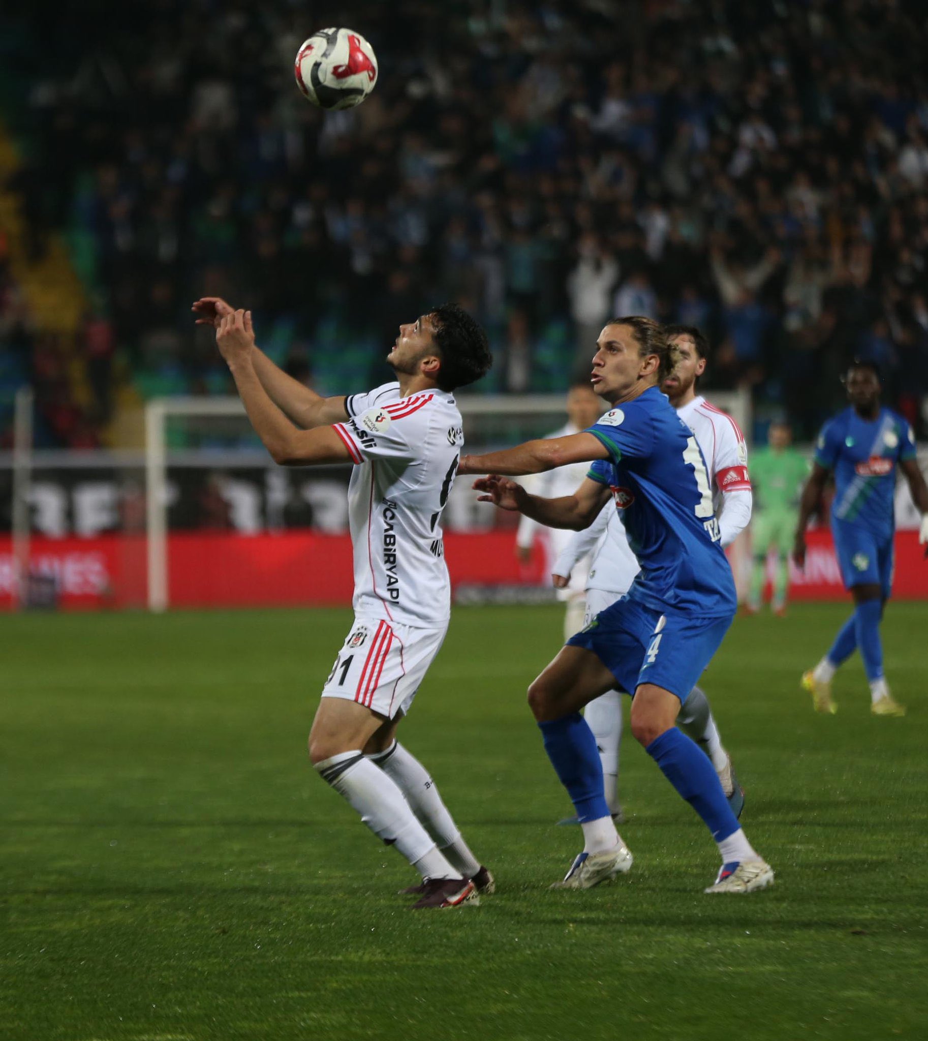 Beşiktaş sezonu beraberlikle tamamladı! 4 gollü karşılaşmanın kazananı olmadı
