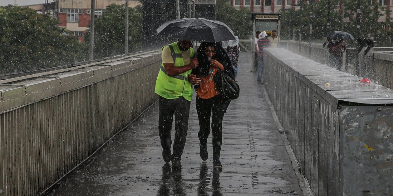 AKOM'dan İstanbul için alarm: Yeni haftada sağanak geri dönüyor