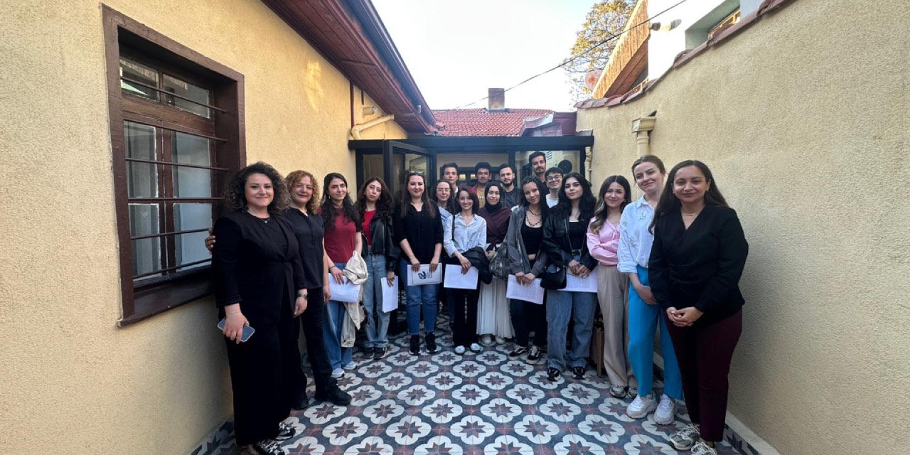 Eskişehir’de gençler “Mutluluk Atölyesi”nde buluştu
