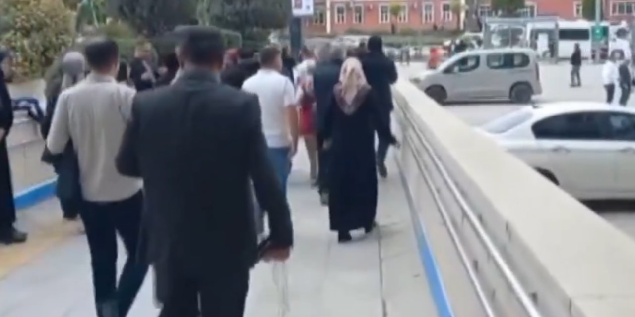 Malatya'daki 5.6'lık depremin görüntüleri ortaya çıktı: Vatandaşlar sokağa döküldü