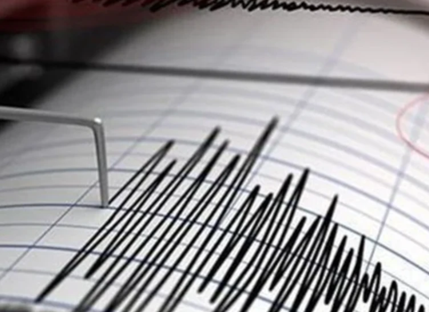 İzmir'de korkutan deprem