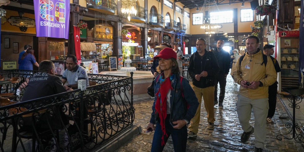 Eskişehir’de tarihi yürüyüşle şehir hafızası keşfedildi