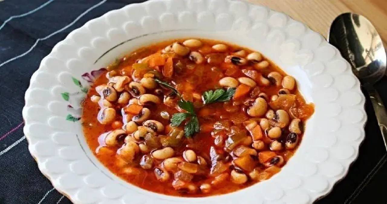 Ege mutfağının protein deposu: Zeytinyağlı kuru börülce yemeği tarifi