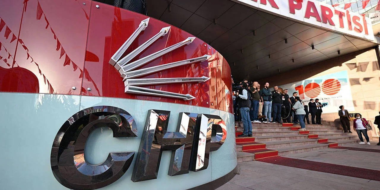 CHP'de 'mutlak butlan' kararı! Özgür Özel tüm partilileri Genel Merkez'e çağırdı