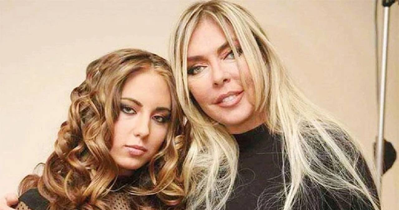 Ahu Tuğba’nın kızından şaşırtan açıklama: ‘Serenay ve Afra annemin kulvarında değiller’