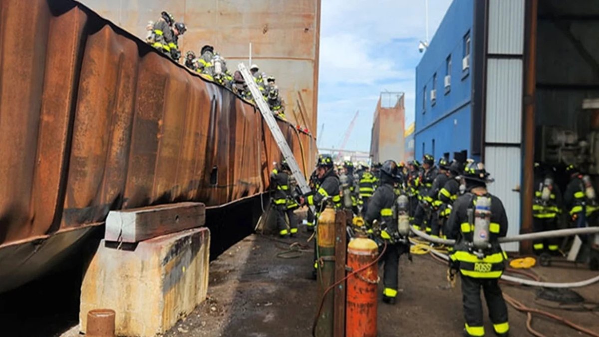 New York'ta tersanede patlama: 36 yaralı