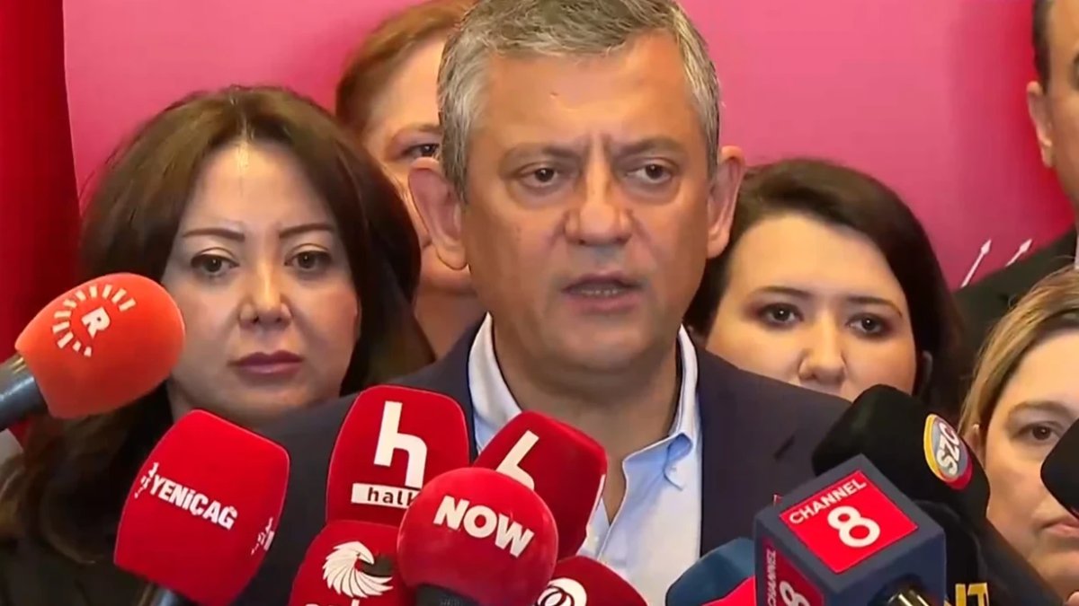 Özgür Özel: 40 gün içinde Kurultay bekliyoruz