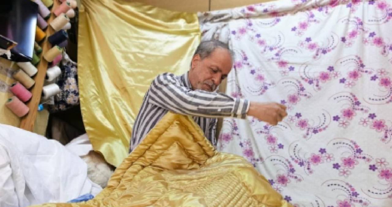 Kraliçe Elizabeth bile Türkiye’den götürdü: 60 yıldır yorgan dikiyor, zamana meydan okuyor