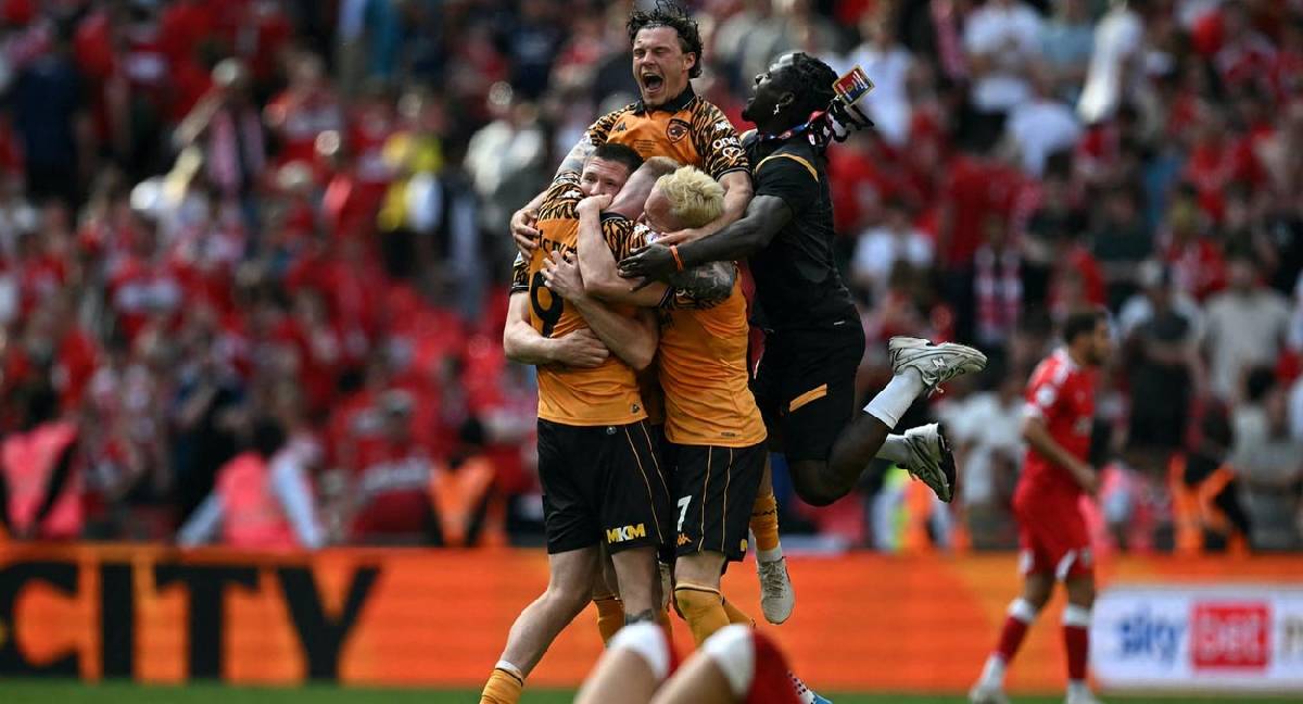 Hull City, Premier Lig’de!