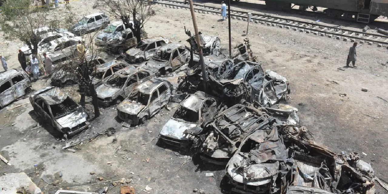 Pakistan'da can pazarı! Şiddetli patlamada ölü ve yaralılar var