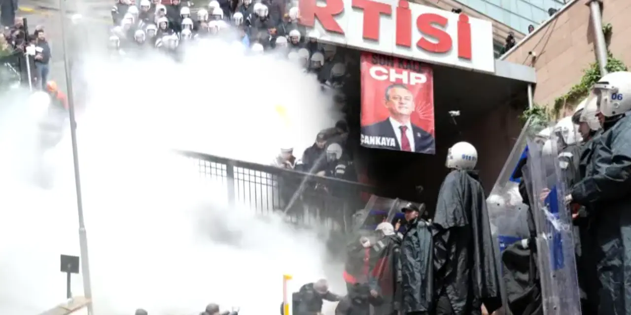 CHP Genel Merkezi önündeki polis müdahalesi dünya basınında: "Siyasi baskının yeni boyutu"