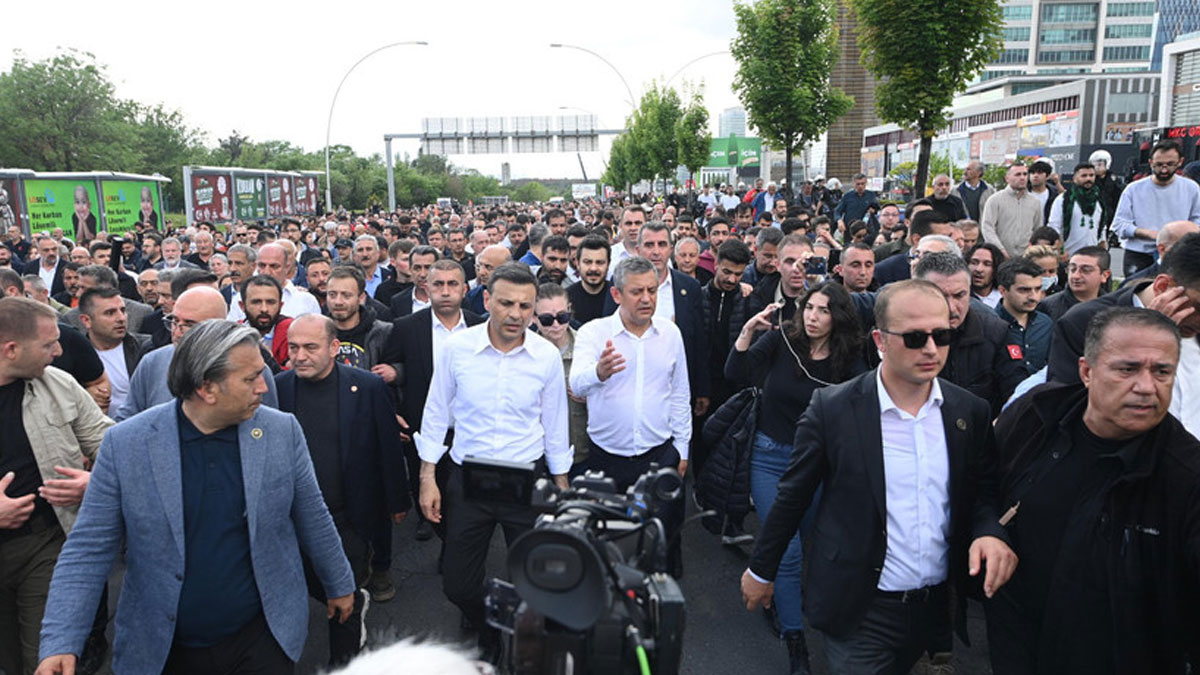 CHP’de dikkat çeken hamle: 'CHP İletişim' hesabının adı değiştirildi