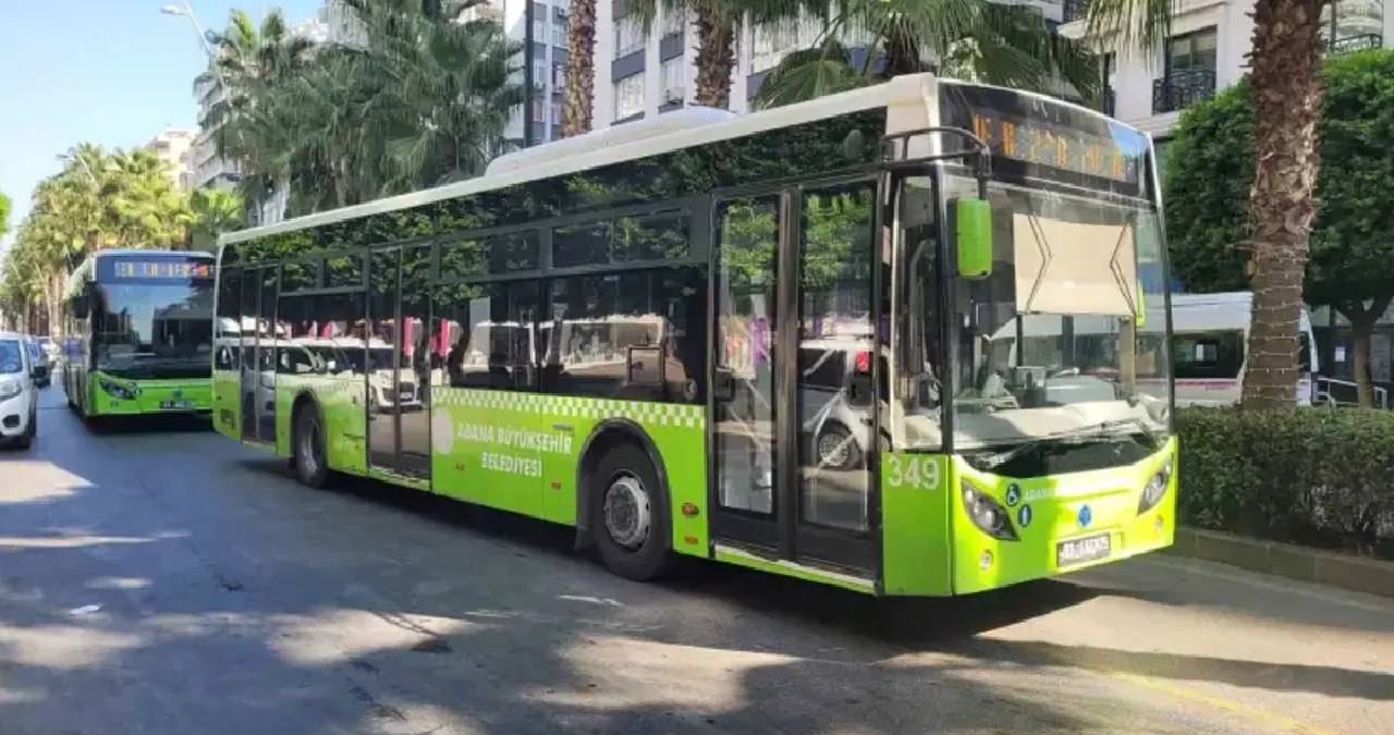 Adana’da toplu taşıma ücretlerine tepki: ‘Çarşıya gitmek bile çok pahalı’
