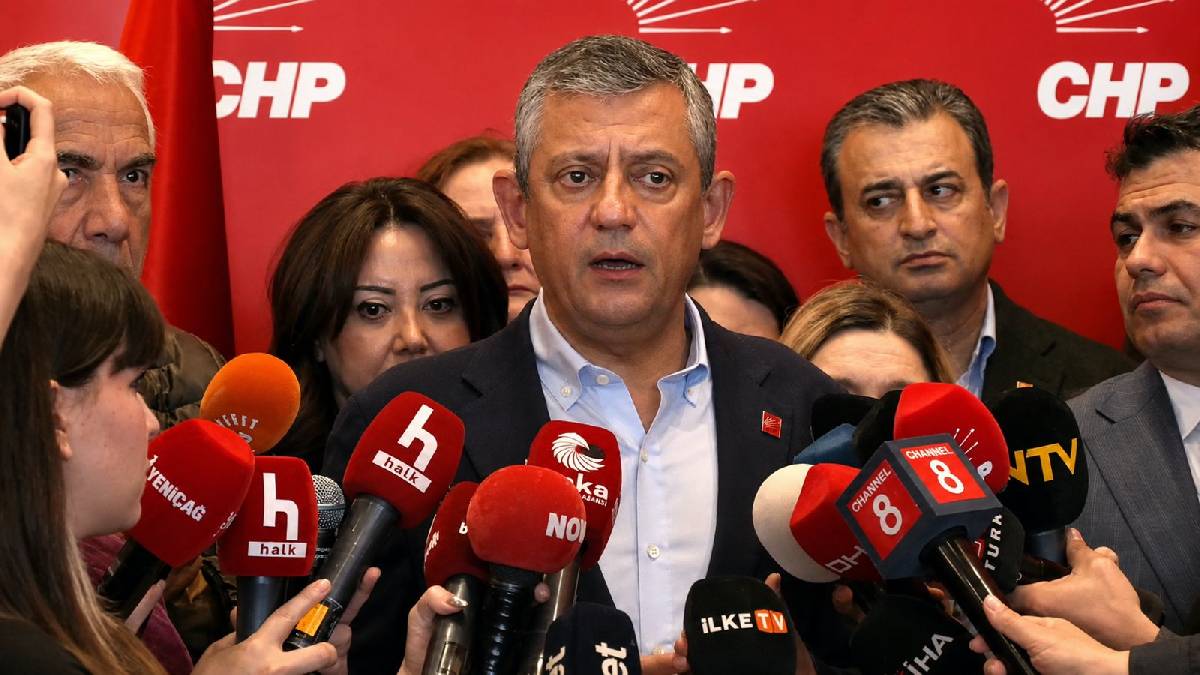 Özgür Özel’den kritik açıklamalar: Görevlendirdiği isimleri kriminal tiplerle kapımıza yolladı